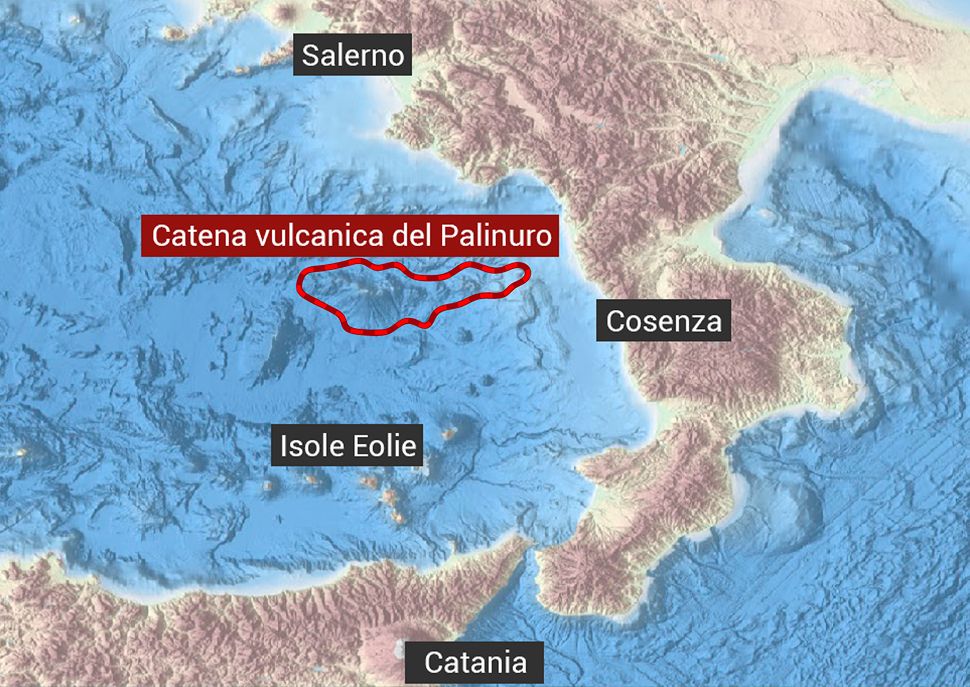 Scoperti nuovi vulcani sottomarini nel Mar Tirreno meridionale Scoperti nuovi vulcani sottomarini nel Mar Tirreno meridionale