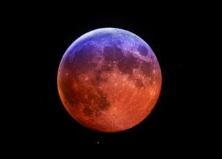 Se acerca el eclipse lunar que coincidirá con una superluna: fecha y hora exacta para verlo en España