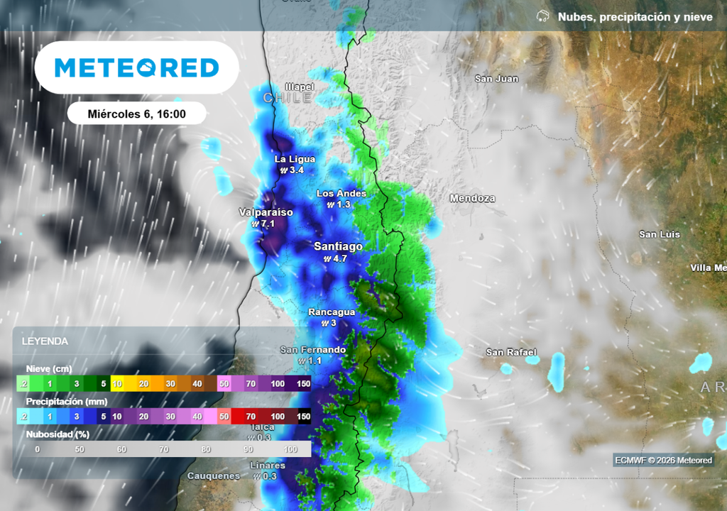 Durante la tarde noche del miércoles estaría precipitando en toda la RM: la nieve podría caer desde aproximadamente los 2300 metros de altura.