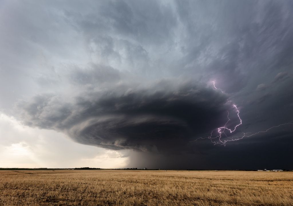 Se producirá un solapamiento entre valores muy elevados o incluso extremos de energía potencial para las tormentas y valores moderados de cizalladura del viento.