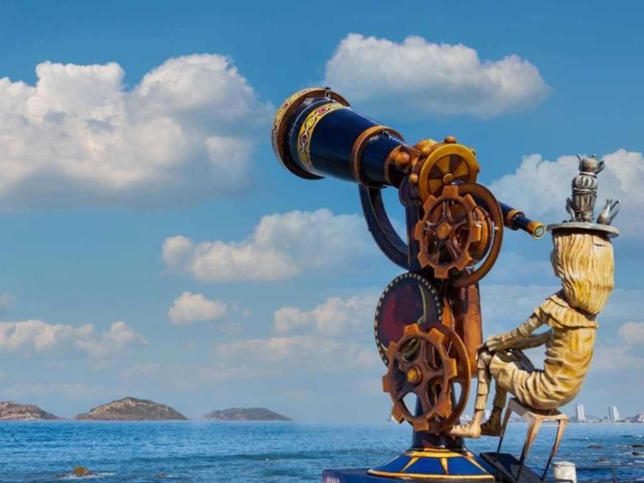 Monigotes del Carnaval de Mazatlan 2024. Este año el tema fue el "Eclipse Barroco". Crédito: Cultura Mazatlán