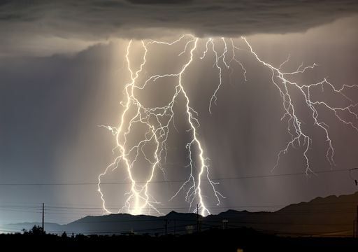 Se aproximan una dana y una masa de aire polar que dejar&aacute;n lluvias de hasta 100 l/m2, tormentas y nieve en Espa&ntilde;a
