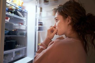 Os alimentos que estão prestes a vencer ou estragar podem ser congelados?