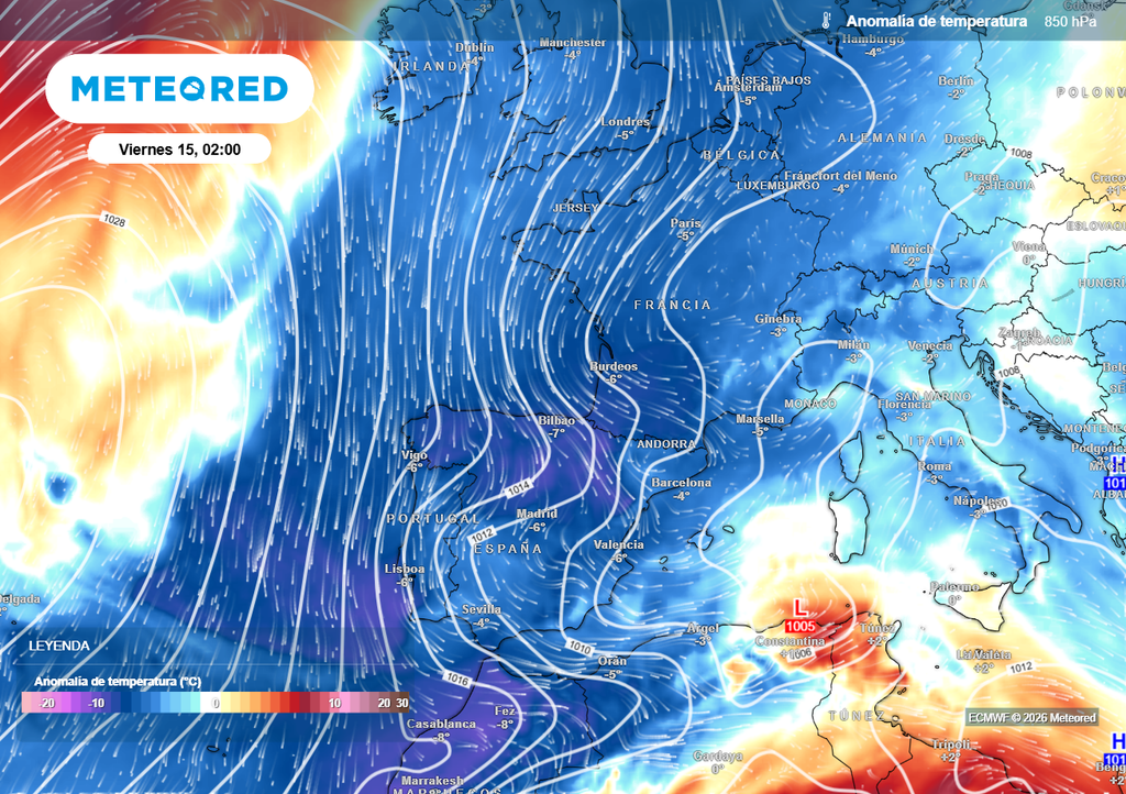 La presencia del anticiclón en el Atlántico y de bajas presiones en Europa, favorecerá la entrada de vientos de procedencia polar o ártica, junto con aire muy frío en capas altas.