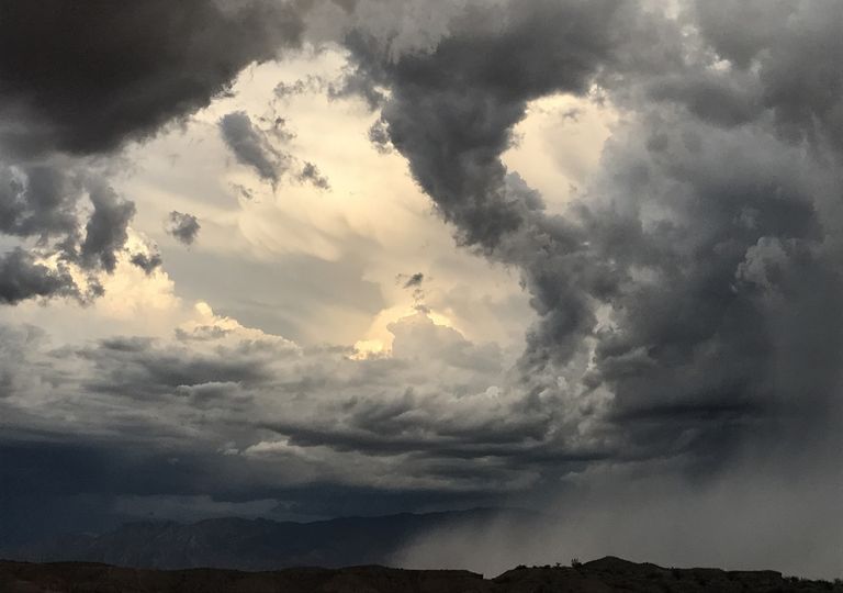 nubes; lluvia; desierto nubes; lluvia; desierto