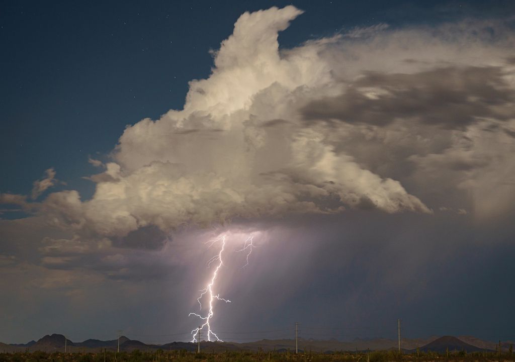 cumuloninbus, lluvias y rayo cumuloninbus, lluvias y rayo