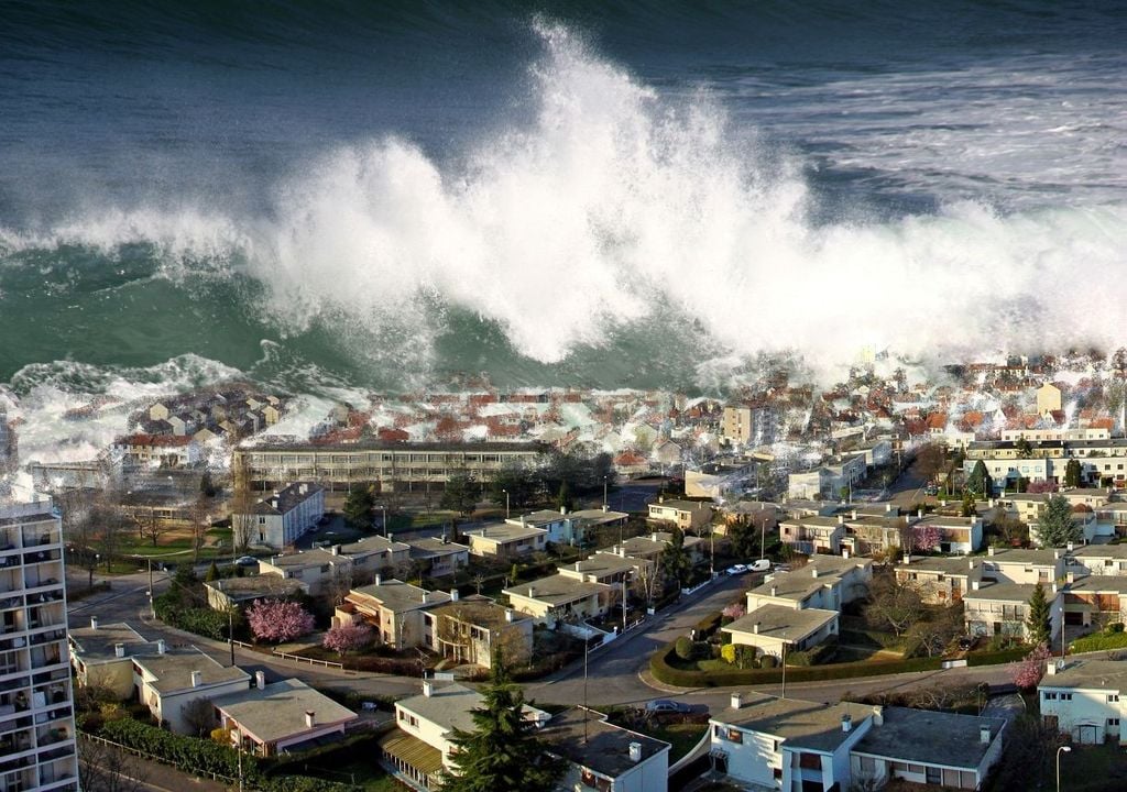 Tsunami. Tsunami.