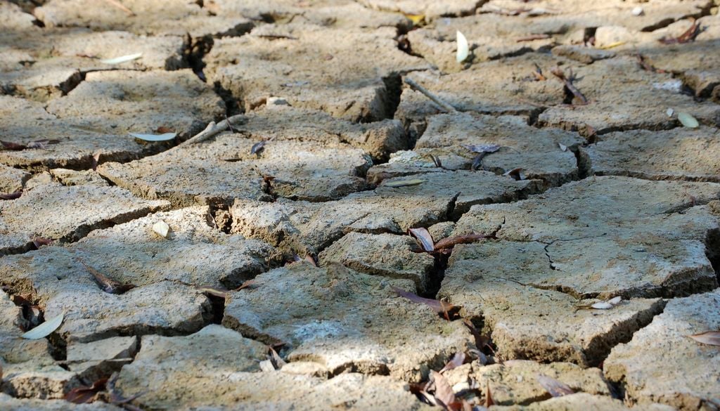 À la mi-septembre, 75 départements sur 101 étaient encore au niveau maximal de restriction des usages de l’eau. À la mi-septembre, 75 départements sur 101 étaient encore au niveau maximal de restriction des usages de l’eau.