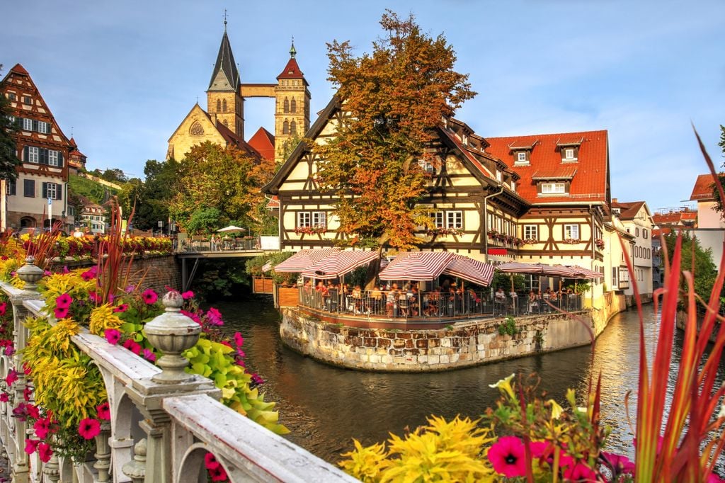 Esslingen Wasser Wasser und Weinstuben sind eng mit der Stadt verbunden. Foto: Bogdan Lazar / Adobe Stock