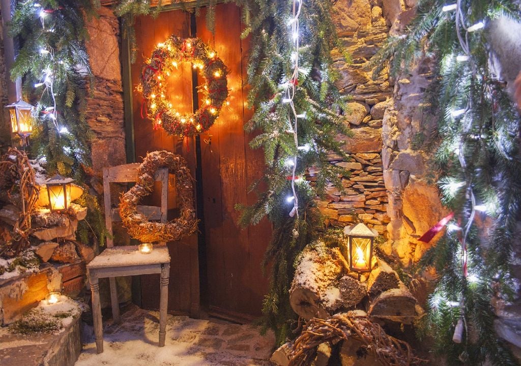 Luzes de Natal na aldeia de Cabeça, Seia Luzes de Natal na aldeia de Cabeça, Seia