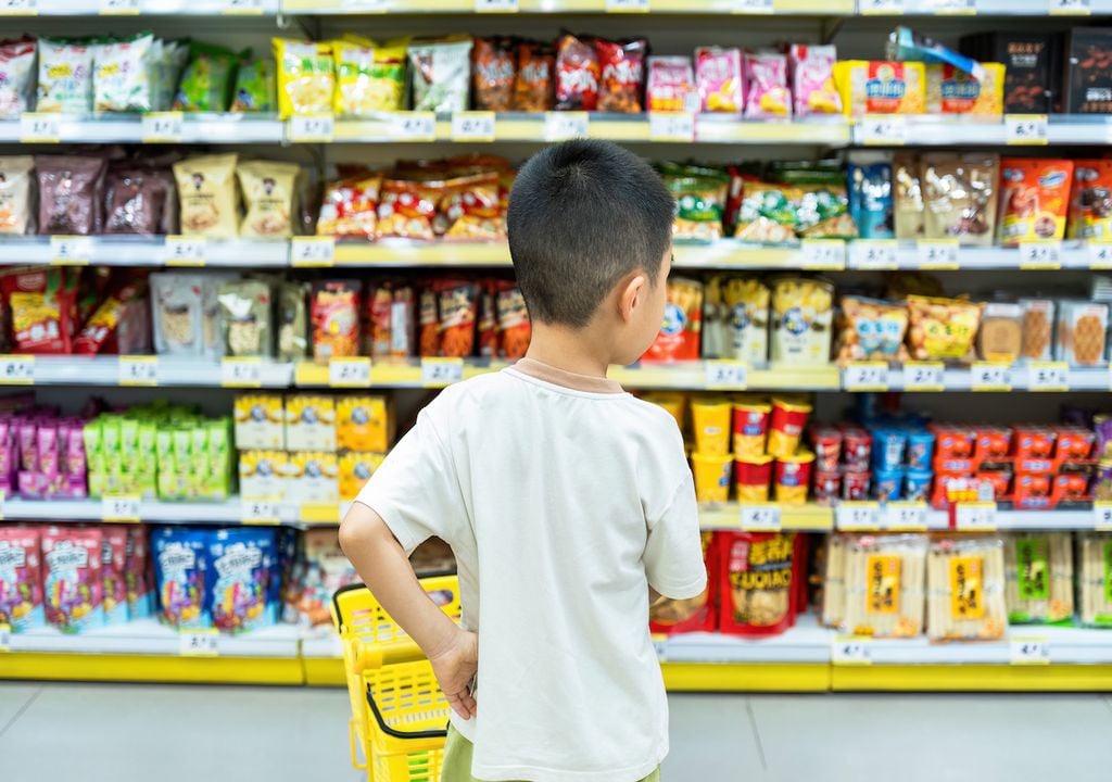 Los sellos en los productos y alimentos ultraprocesados, es una estrategia y línea de acción dirigidas al control del sobrepeso y la obesidad de niñas, niños, adolescentes y adultos.