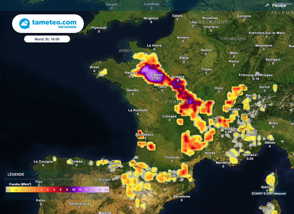 Une dégradation orageuse plus marquée à violente pourrait se développer sur la moitié nord en journée de mardi. Une dégradation orageuse plus marquée à violente pourrait se développer sur la moitié nord en journée de mardi.