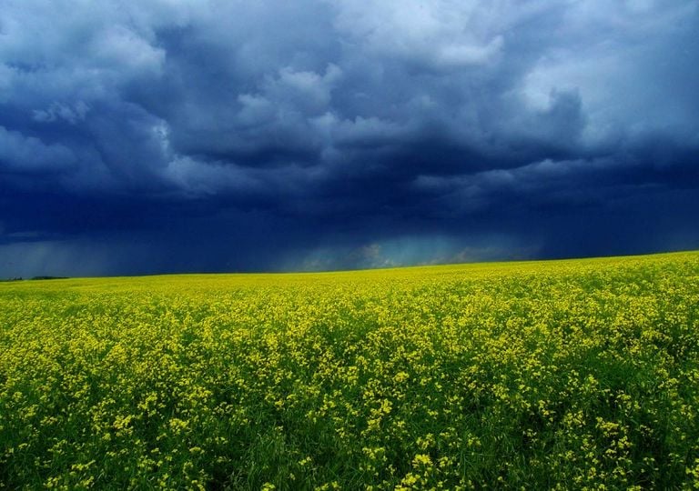 nuvens calma antes tempestade primavera maio tempo instável nuvens calma antes tempestade primavera maio tempo instável