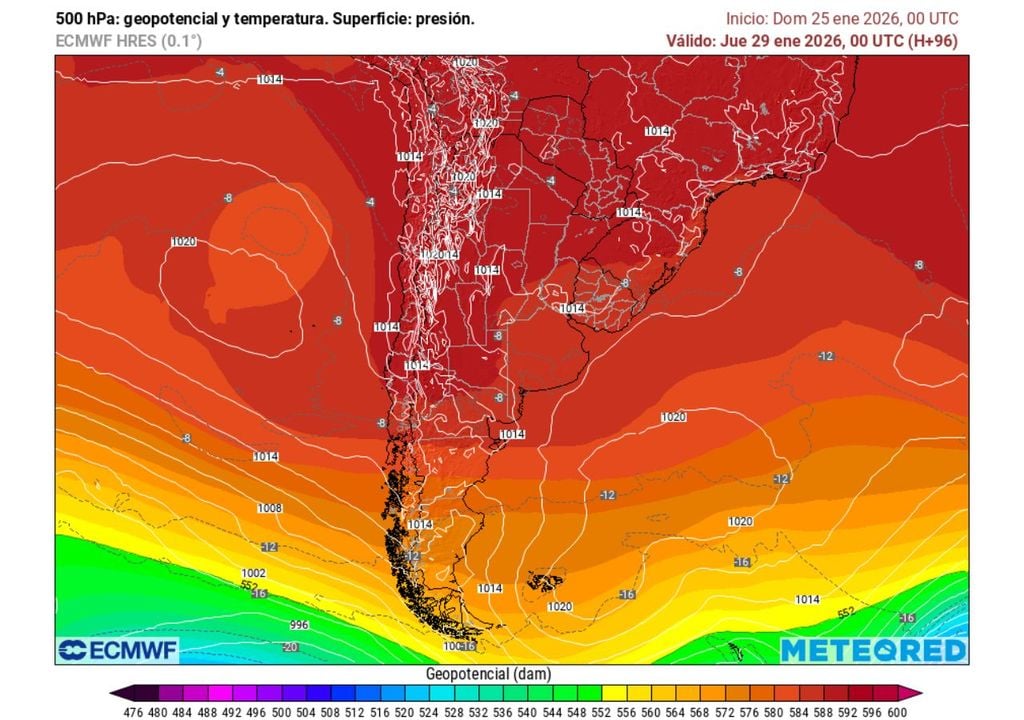Durante el jueves, Chile se encontrará bajo la influencia de una dorsal cálida en niveles medios, mientras que en el océano Pacífico se observa una nueva baja segregada aproximándose al continente.