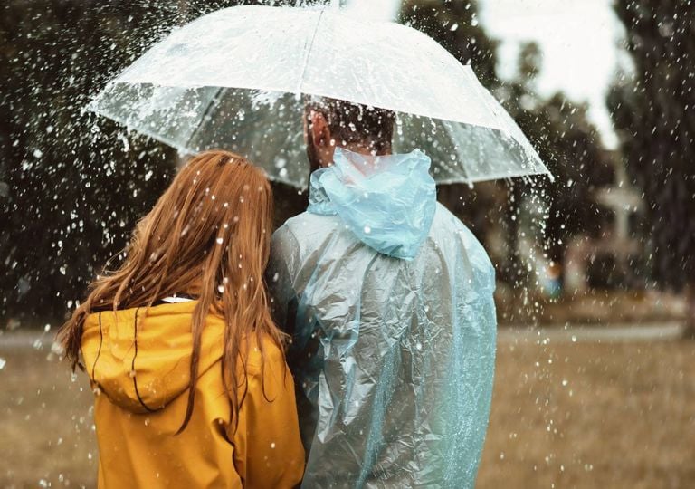 Casal à chuva Casal à chuva