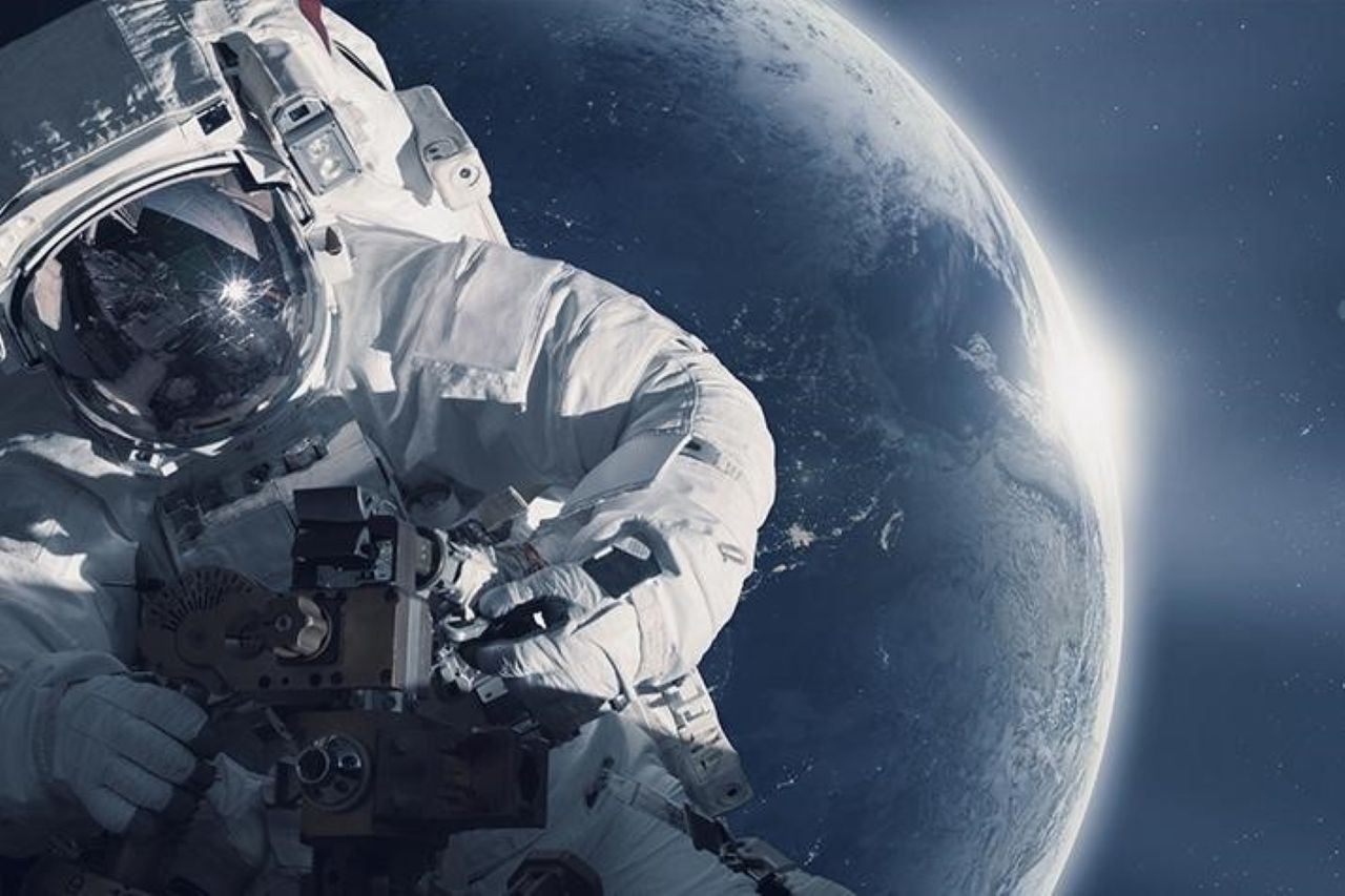 La carrera aeroespacial del siglo XXI ha sufrido una transformación con la entrada en juego de otros potencias como China, la Unión Europea, India y Japón.