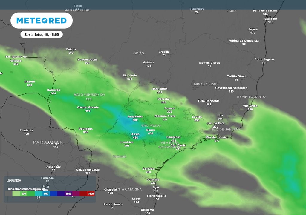 Previsão de rios atmosféricos na sexta-feira durante a tarde mostra a presença de um corredor de umidade afetando especialmente os estados de PR, SP e MS no final da semana.