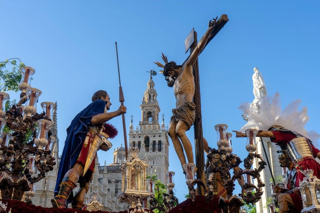 La Semana Santa, sobre todo la Pasión y Muerte de Cristo, nos recuerda el Amor de Dios por la humanidad La Semana Santa, sobre todo la Pasión y Muerte de Cristo, nos recuerda el Amor de Dios por la humanidad