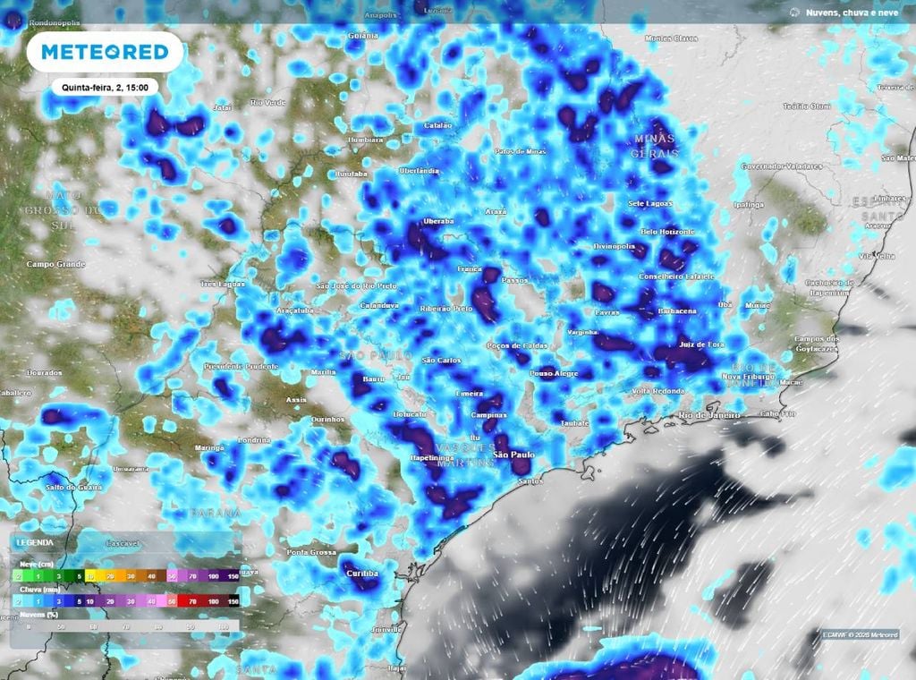 Previsão de precipitação (em mm) e nebulosidade para quinta-feira (2) à tarde (15h), segundo o modelo europeu ECMWF.
