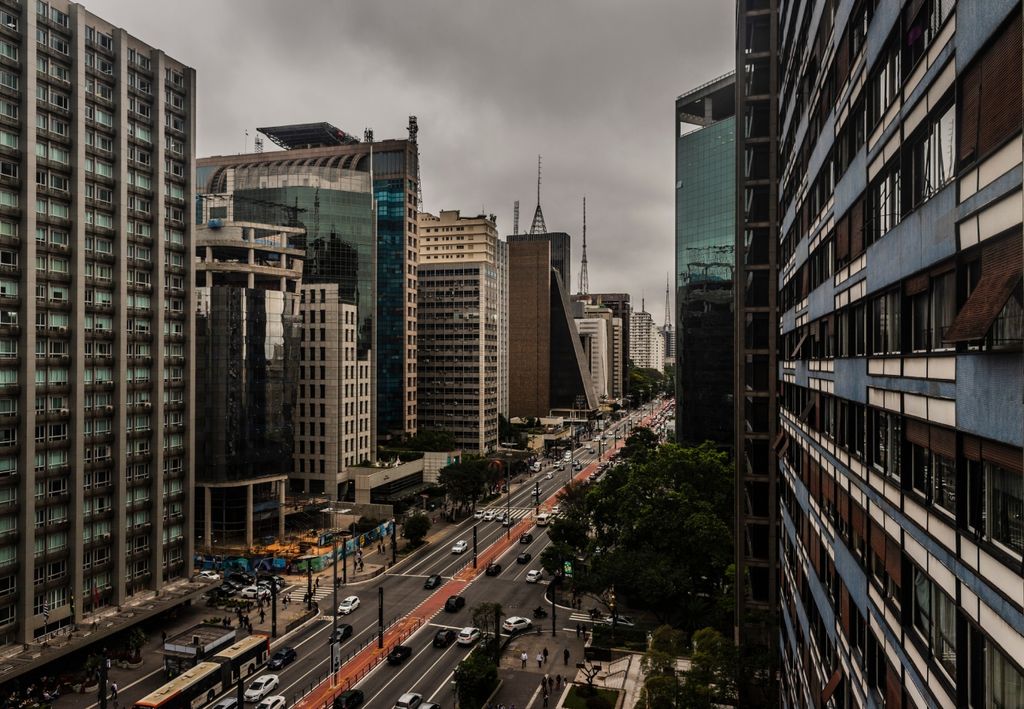 A semana iniciou com temperatura mínima na casa dos 10°C na capital paulista.