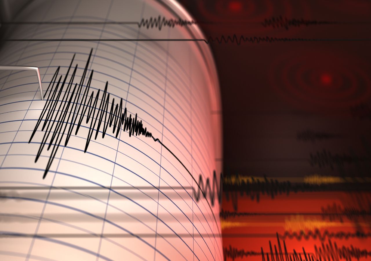 Nel caso del terremoto in Marocco, i dati Sentinel-1 sono stati combinati per misurare lo spostamento della superficie colpita dal terremoto.
