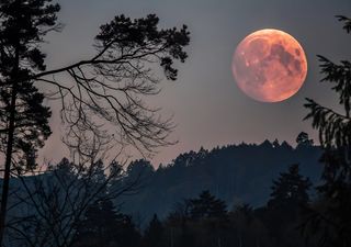 Septiembre nos promete un cielo nocturno lleno de maravillas… ¡y hasta una Luna de sangre! 