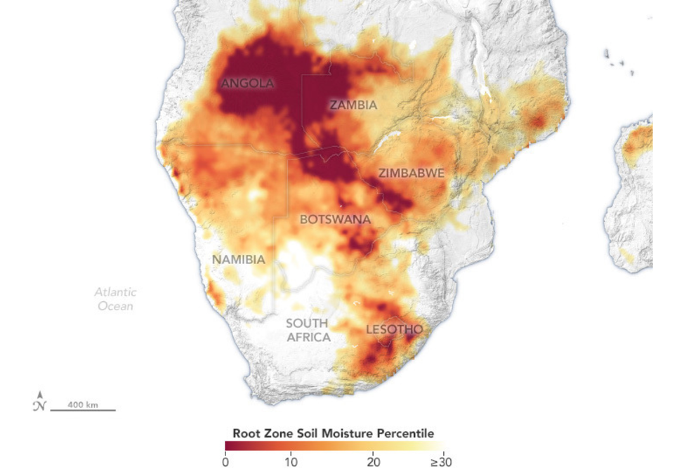El mapa muestra las condiciones de humedad del suelo en el sur de África en marzo de 2024, con áreas naranja y roja representando déficits en la humedad del suelo. Datos terrestres FEWS NET.