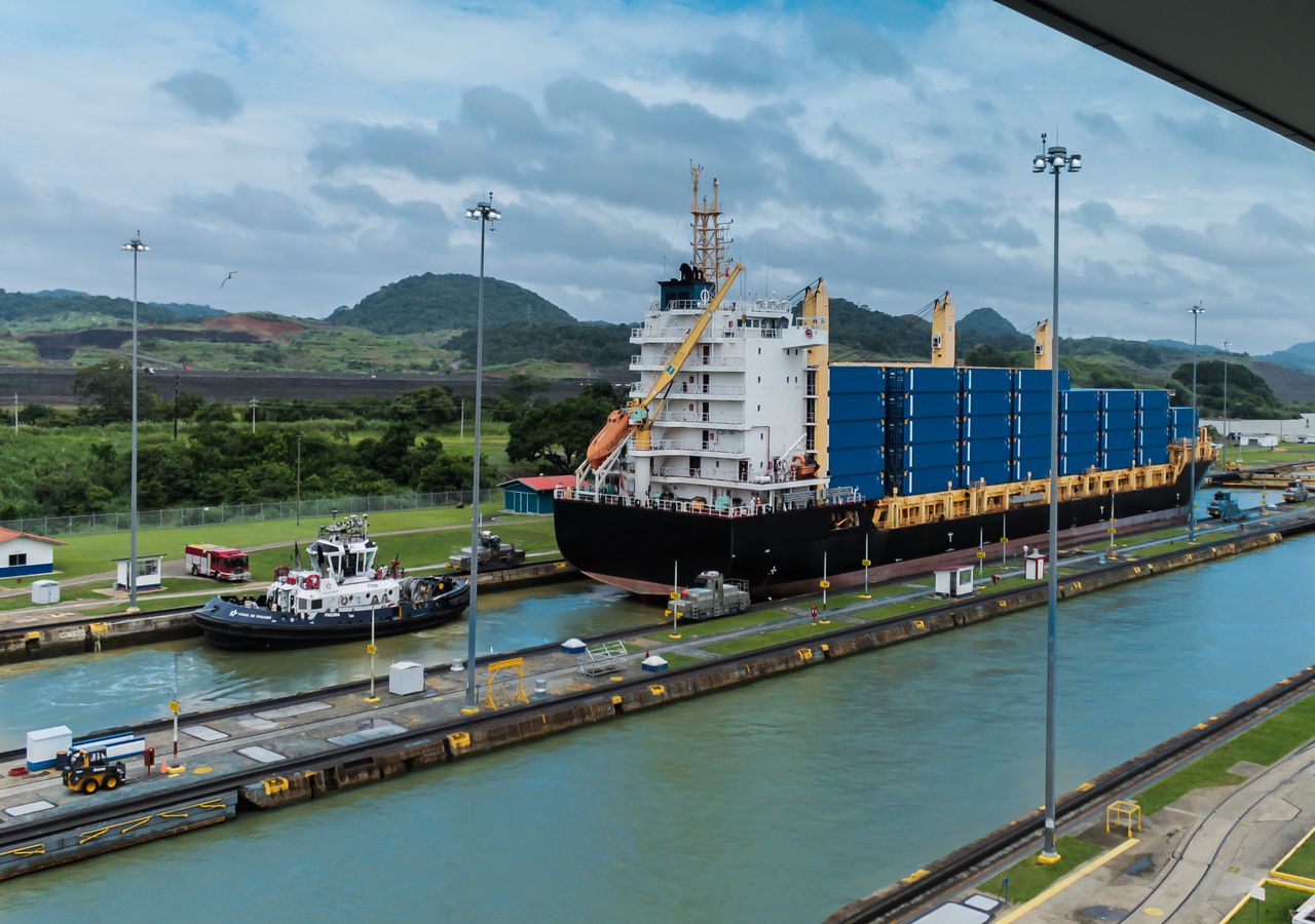 An extreme drought affects the Panama Canal, hundreds of ships wait to
