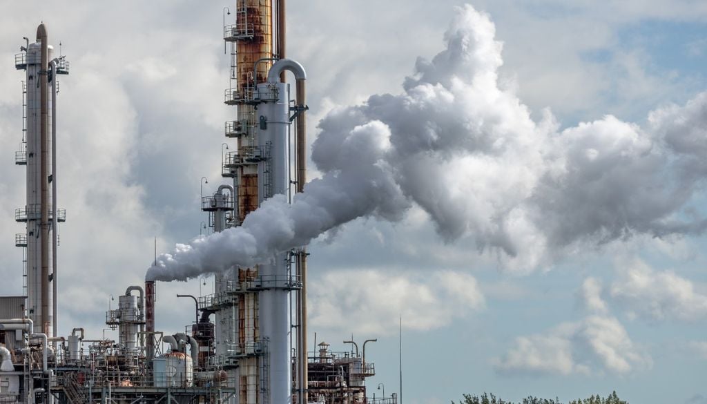 Emissões A redução das emissões de dióxido de carbono é essencial para travar o aquecimento global e estabilizar o clima do planeta.