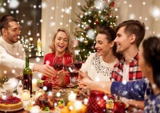 ¿Son las cenas con la familia y los amigos un signo de felicidad?