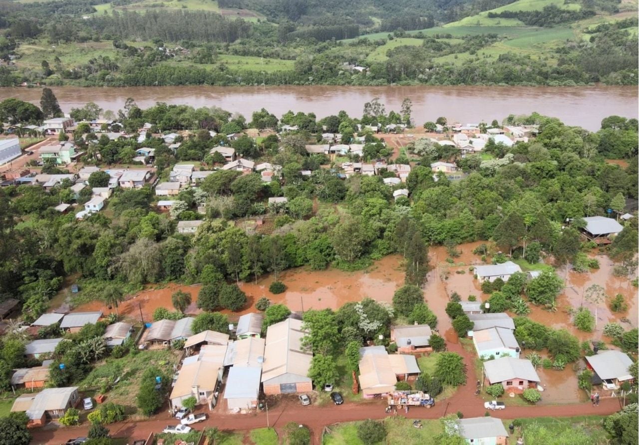 Más de 70 familias evacuadas en la localidad de El Soberbio, Argentina. Cortesía: elmisionero.com.ar
