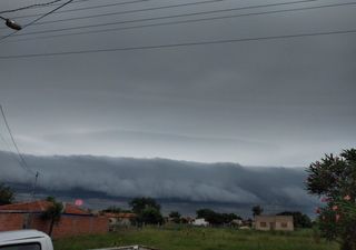 Severas inundaciones y lluvias intensas en Paraguay: el sector central de la Ciudad del Este reporto varios daños