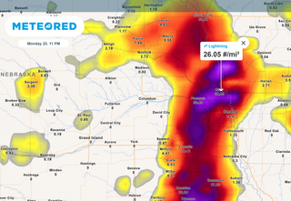 Severe Thunderstorm Threat Looms Over Central Plains: Large Hail, Strong Gusts, and Potential Tornadoes