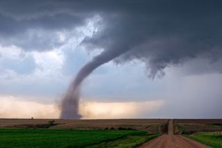 Severe Weather Outbreak Possible for the Upper Midwest on Monday