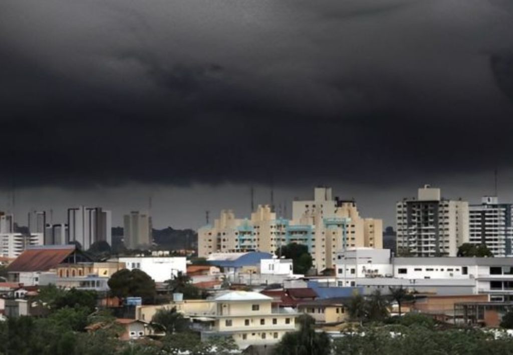 Chuvas intensas se aproximando de Manaus. Foto: BandAm. Chuvas intensas se aproximando de Manaus. Foto: BandAm.