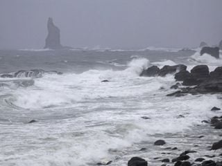 Der heranziehende Taifun Shanshan richtet in Kyushu, Japan, große Verwüstungen an