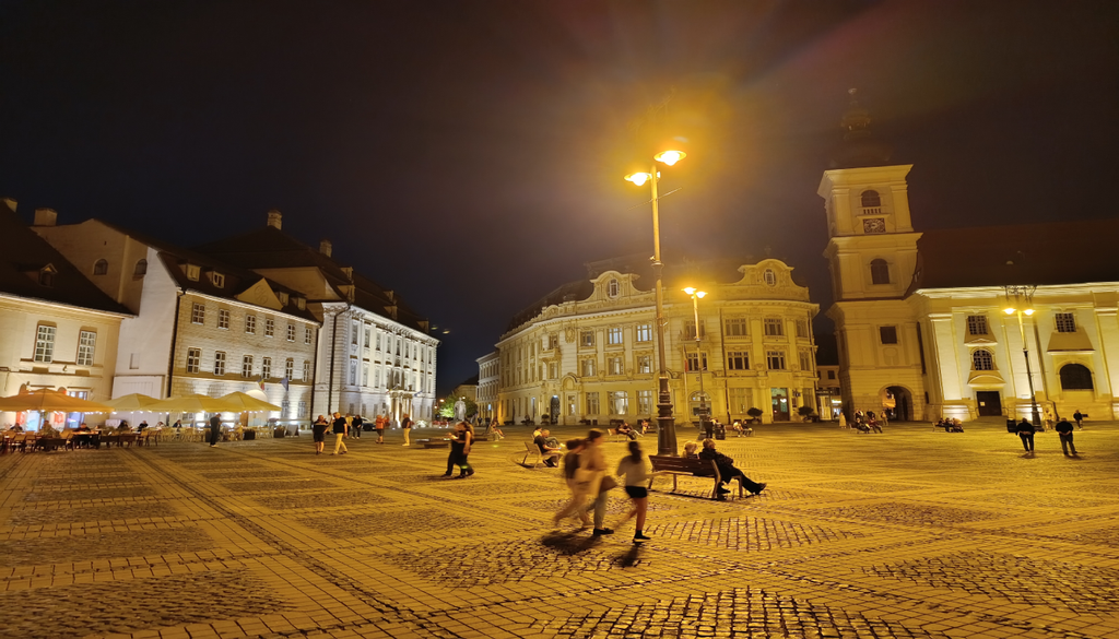 A emblemática Piața Mică, a praça principal. Fonte própria.