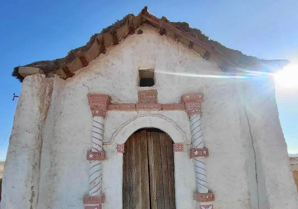 Iglesia de Achauta, Región de Tarapacá, norte de Chile. Iglesia de Achauta, Región de Tarapacá, norte de Chile.