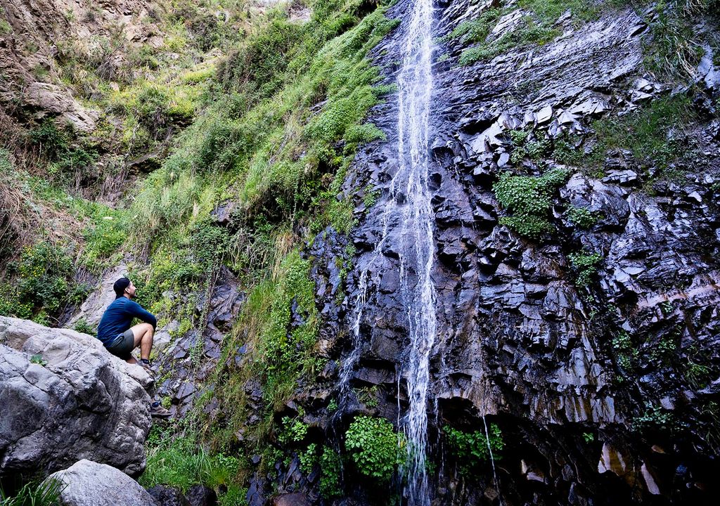 Cascada de las Ánimas, Cajón del Maipo, Chile. Cascada de las Ánimas, Cajón del Maipo, Chile.