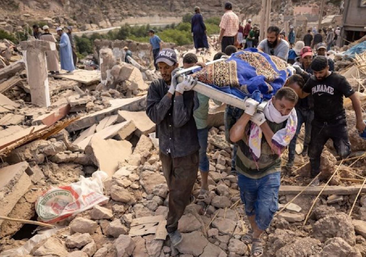 El riesgo de epidemias, las lluvias y el frío aumentarían el caos después del sismo en Marruecos. Créditos: Fadel Senna/AFP/Getty Images.