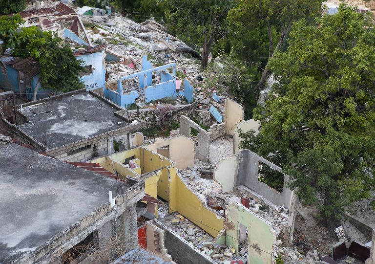 Efeitos de um sismo. Efeitos de um sismo.