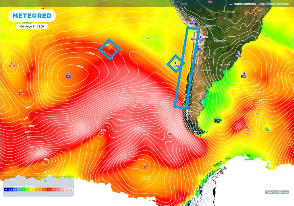 mapa de altura máxima de olas, señalizando las zonas bajo aviso por marejadas