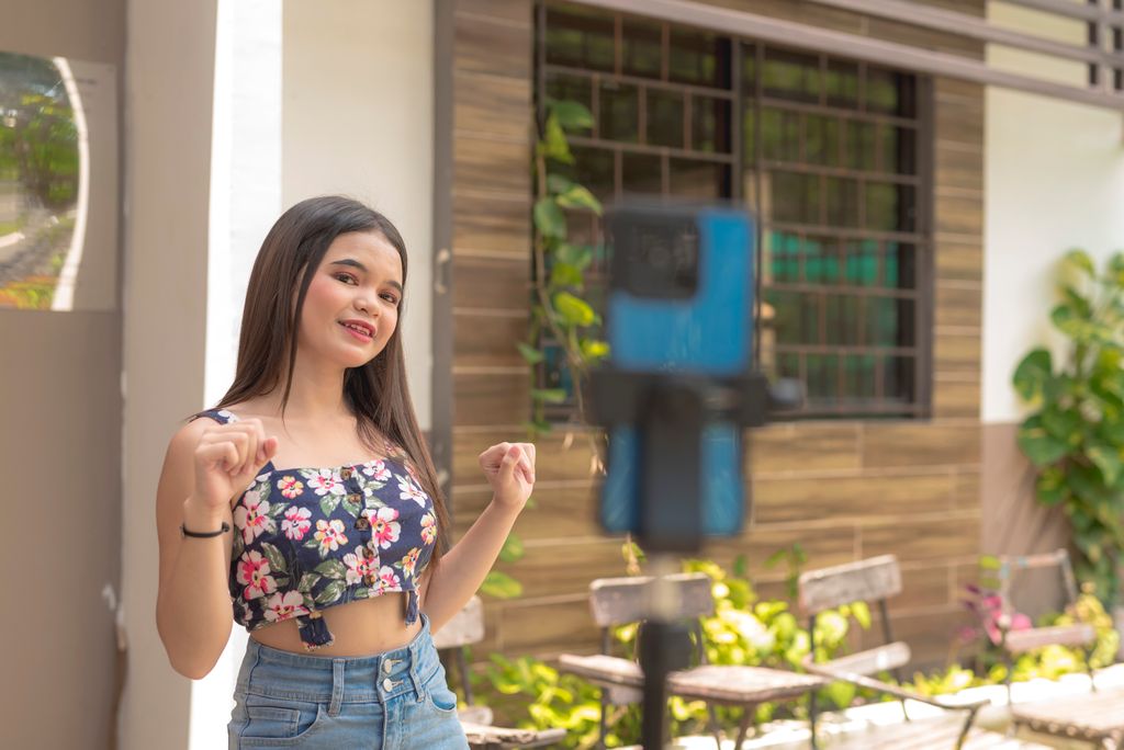 Piattaforme come TikTok o i Reels non sono semplici passatempi, ma strumenti che, secondo molti studi, sembrerebbero poter causare un deterioramento cognitivo accelerato.