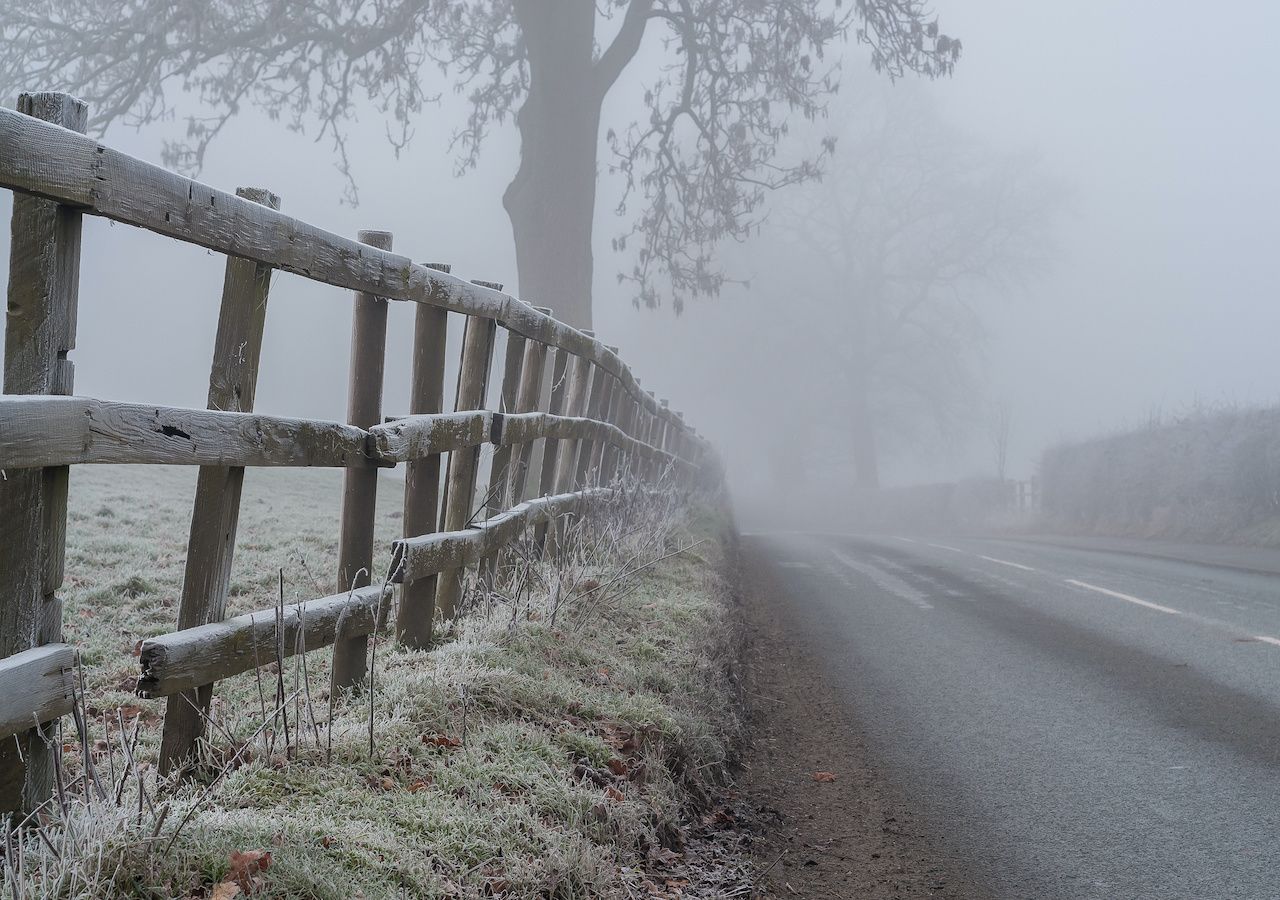 Snow warnings after freezing fog and frozen lakes