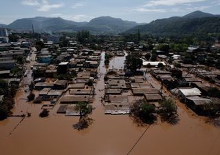 Sobe para 42 o número de mortos pelas inundações catastróficas no Sul, enquanto as chuvas seguem pela região