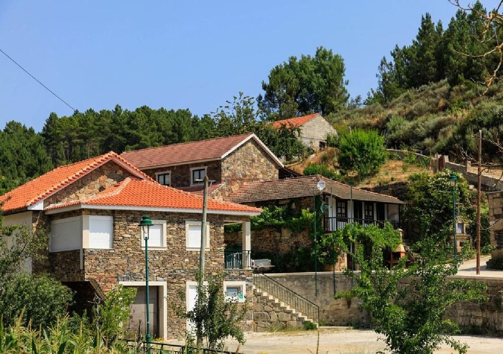 Aldeia de Tresminas, Vila Pouca de Aguiar Tresminas é uma povoação transmontana com três dezenas de famílias que vai usar resíduos florestais para aquecer as casas. Foto: Aldeias de Portugal