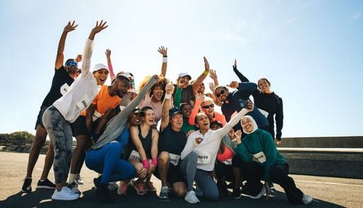Social running, trekking e walking: la nuova tendenza degli sport di gruppo e i benefici che apportano
