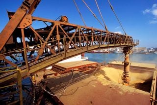 Soja na fila da China: insetos, res&iacute;duos e calor viram novo gargalo nos portos brasileiros