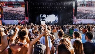 Soleil, chaleur & musique : quels sont les meilleurs festivals de France ?