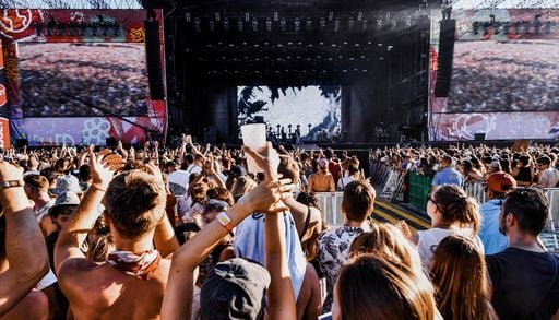 Soleil, chaleur & musique : quels sont les meilleurs festivals de France ?